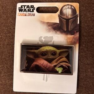 Disney Parks Star Wars Grogu (Baby Yoda) trading pin
